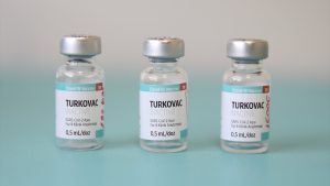 Antalya'da gönüllüler yerli aşı Turkovac'ı güvenilir buluyor