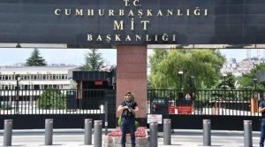 İki yıldır alıkonulan Türkleri MİT getirdi