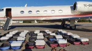 1.3 ton uyuşturucu bulunan uçağın sahibi mahkemeye sevk edildi
