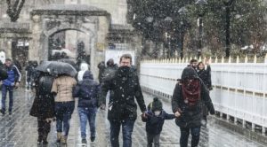 AKOM İstanbul'da kar yağışı için saat verdi