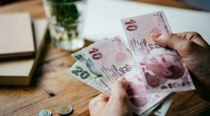 AKP'den asgari ücret ve emekli maaşı açıklaması