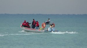 Bindikleri tekneden denize atlamaya zorlanan 2 göçmenin cesedine ulaşıldı