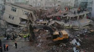 Deprem konutu yapımında 'dava açmama' şartı