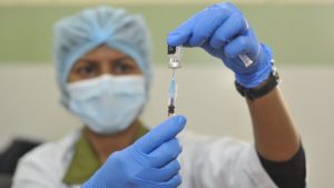 DSÖ: Aşılar, Omicron'a karşı işe yarıyor olmalı