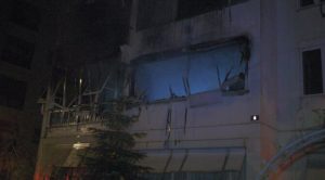 İstanbul'da 10 katlı apartmanda yangın paniği