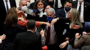 Meclis'te bu kez kadın vekiller kavga etti