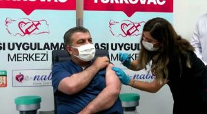 TURKOVAC aşısı yaptıran Bakan Koca'dan çağrı
