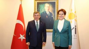 Ahmet Davutoğlu’ndan Meral Akşener’e sürpriz ziyaret