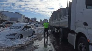 Hadımköy yolu araçların çekilmesiyle trafiğe açıldı