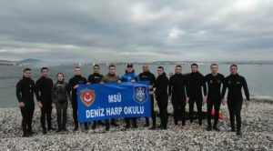 Harbiyeliler 1950 metre uzaklıktaki Tuzla Adası'na yüzdü