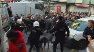 Pazar yeri kavgasına polisten TOMA'lı müdahale