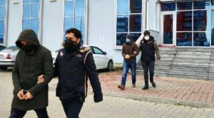 Yunanistan'a kaçarken yakalanan 2 eski polis tutuklandı